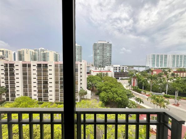 16919 N Bay Rd 911, Sunny Isles Beach FL 33160
