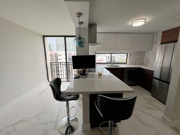 16919 N Bay Rd 911, Sunny Isles Beach FL 33160
