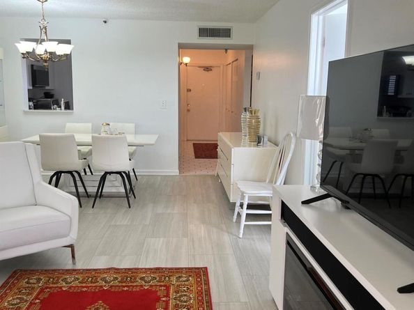 14575 Bonaire 605 Boulevard 605, Delray Beach FL 33446