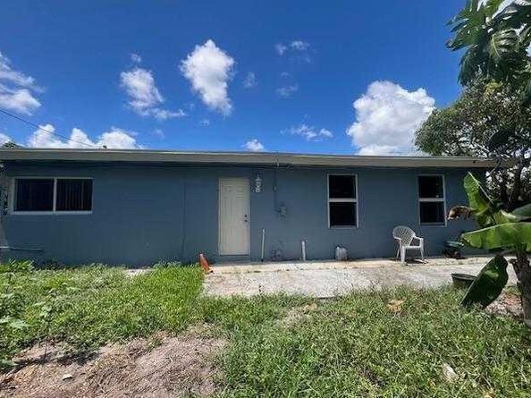 330 Long Island Avenue, Fort Lauderdale FL 33312