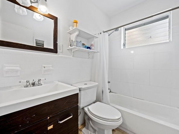 313 SW 7th Street, Hallandale Beach FL 33009