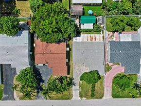 313 SW 7th Street, Hallandale Beach FL 33009
