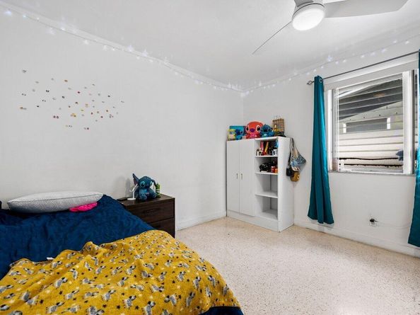 313 SW 7th Street, Hallandale Beach FL 33009