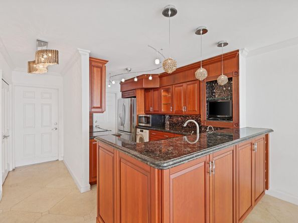 1021 Hillsboro Mile Ph6, Hillsboro Beach FL 33062