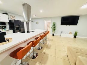 2010 NE 1st Avenue, Pompano Beach FL 33060