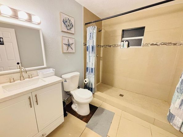 2010 NE 1st Avenue, Pompano Beach FL 33060