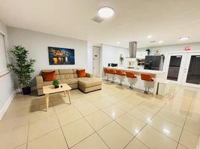 2010 NE 1st Avenue, Pompano Beach FL 33060