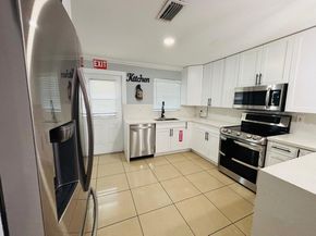 2010 NE 1st Avenue, Pompano Beach FL 33060