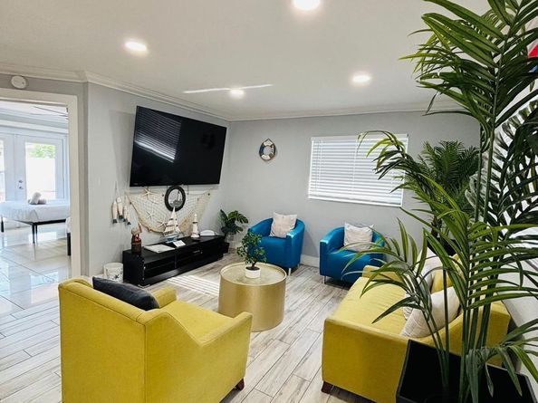 2010 NE 1st Avenue, Pompano Beach FL 33060
