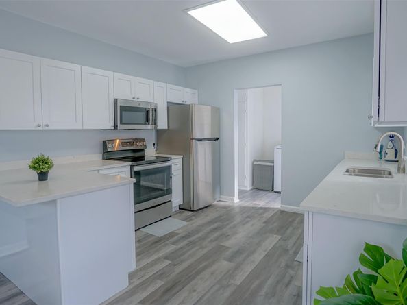 1102 Sunset Rd, West Palm Beach FL 33401