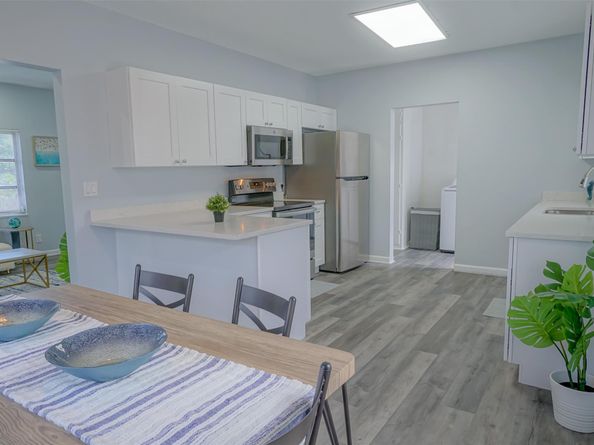 1102 Sunset Rd, West Palm Beach FL 33401