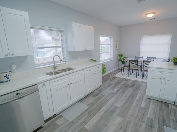 1102 Sunset Rd, West Palm Beach FL 33401