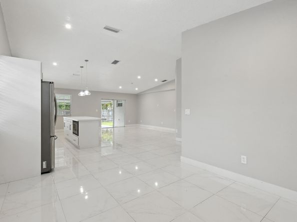 20826 SW 85th Ct, Cutler Bay FL 33189