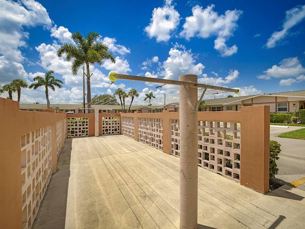 2703 Dudley Drive W H, West Palm Beach FL 33415