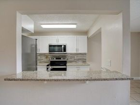 1104 Meadows Circle, Boynton Beach FL 33436