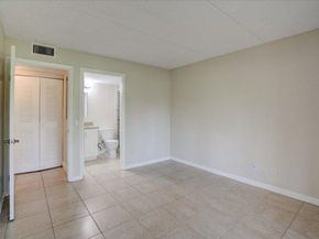 1104 Meadows Circle, Boynton Beach FL 33436