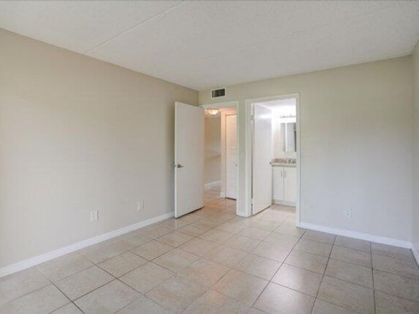 1104 Meadows Circle, Boynton Beach FL 33436