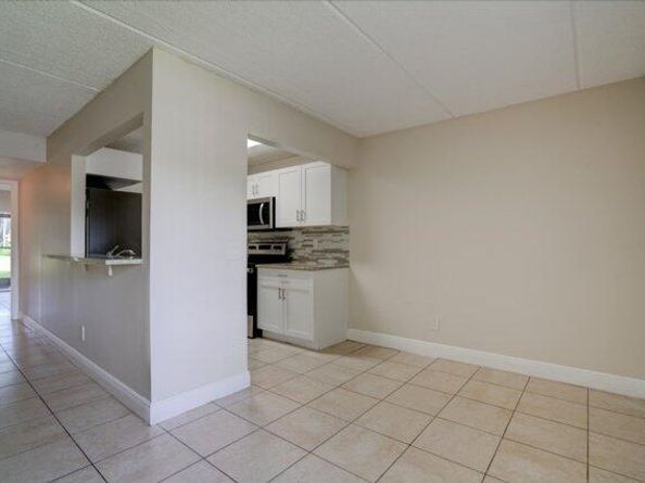 1104 Meadows Circle, Boynton Beach FL 33436