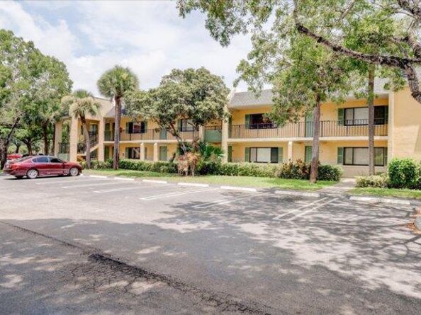 1104 Meadows Circle, Boynton Beach FL 33436