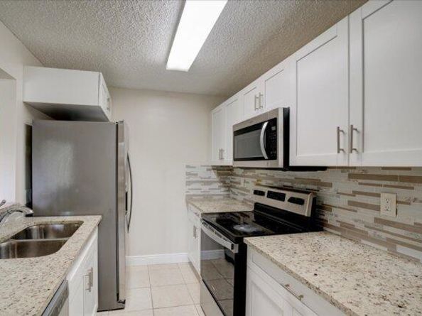 1104 Meadows Circle, Boynton Beach FL 33436
