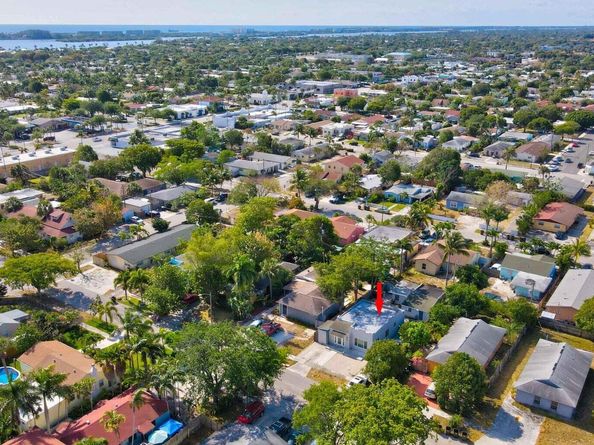 516 Nathan Hale Road, West Palm Beach FL 33405