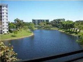 2311 S Cypress Bend Dr 416, Pompano Beach FL 33069