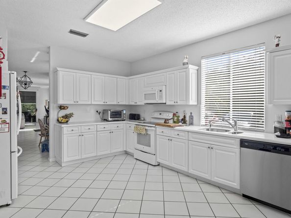 6831 Via Regina, Boca Raton FL 33433