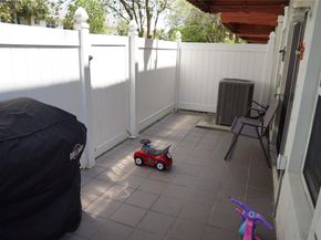 3024 NW 30th Way 3024, Oakland Park FL 33311
