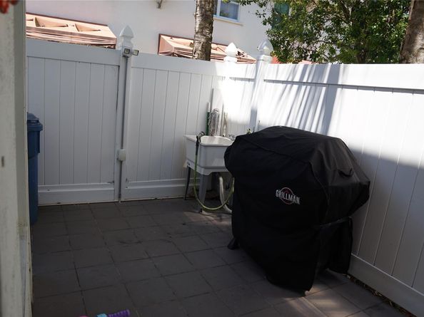 3024 NW 30th Way 3024, Oakland Park FL 33311