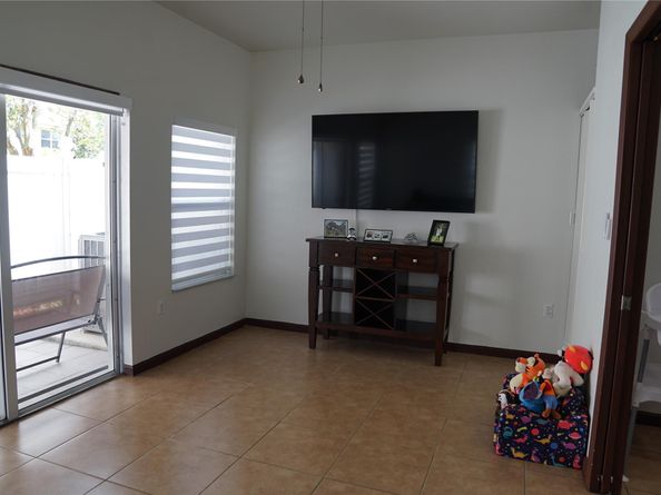 3024 NW 30th Way 3024, Oakland Park FL 33311