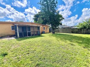 5751 SW 54th Ave, Davie FL 33314