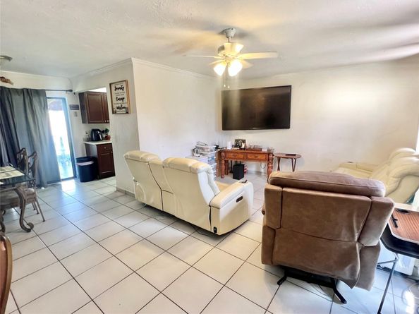 5751 SW 54th Ave, Davie FL 33314
