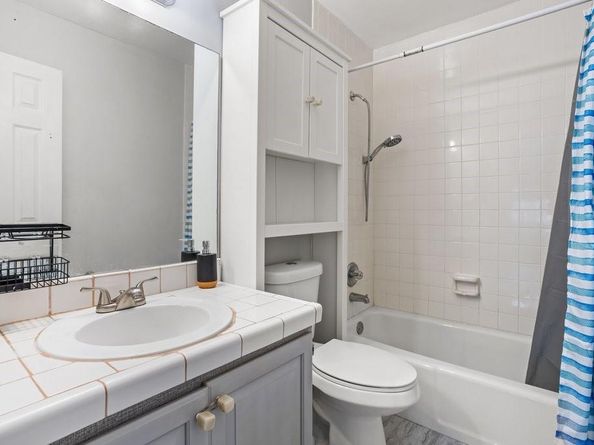 3010 NW 68th St 104, Fort Lauderdale FL 33309