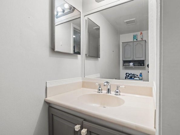 3010 NW 68th St 104, Fort Lauderdale FL 33309