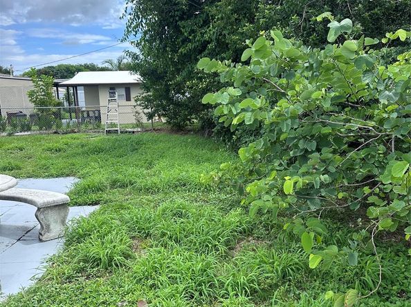 1020 Cherry Rd, West Palm Beach FL 33409