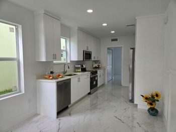 409 NW 12th Avenue