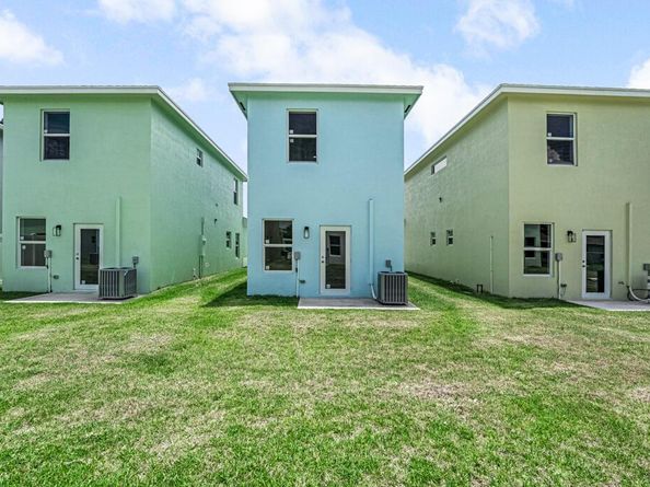 409 NW 12th Avenue, Boynton Beach FL 33435