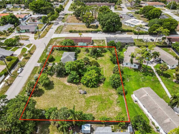 2653 Gulfstream Road, Palm Springs FL 33406