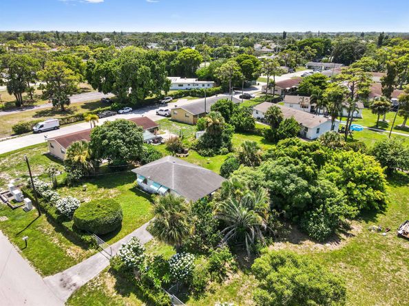 2653 Gulfstream Road, Palm Springs FL 33406