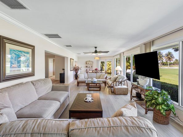 367 Villa Drive S, Atlantis FL 33462