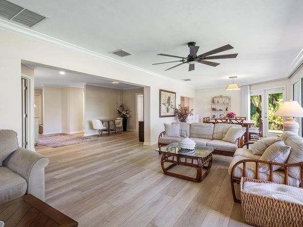 367 Villa Drive S, Atlantis FL 33462