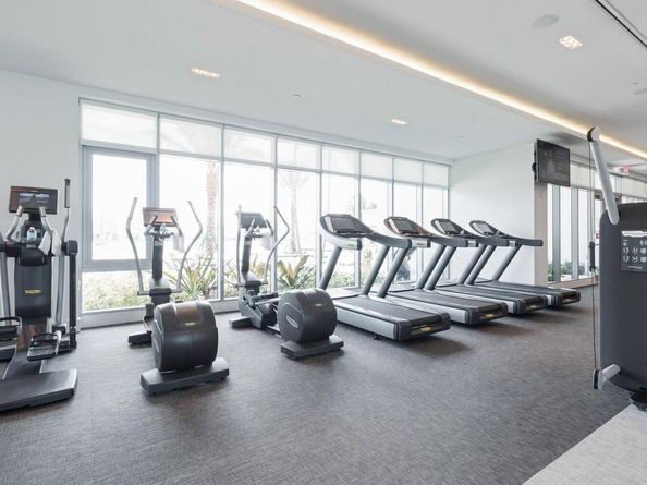 17111 Biscayne Blvd 1101, North Miami Beach FL 33160