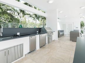 17111 Biscayne Blvd 1101, North Miami Beach FL 33160