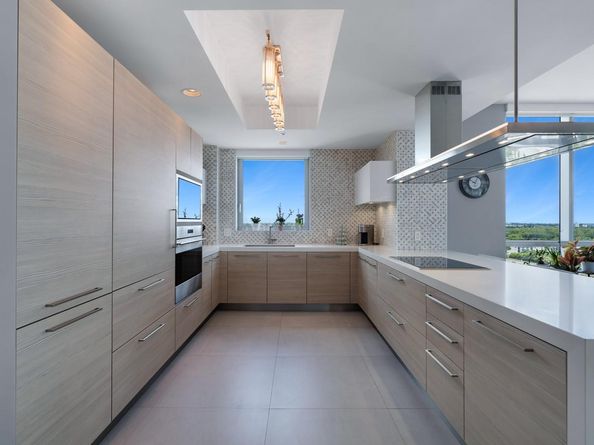 17111 Biscayne Blvd 1101, North Miami Beach FL 33160