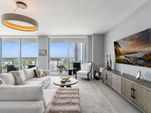 17111 Biscayne Blvd 1101, North Miami Beach FL 33160
