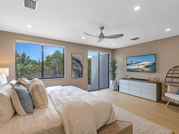 811 SW 10th Terrace, Fort Lauderdale FL 33315