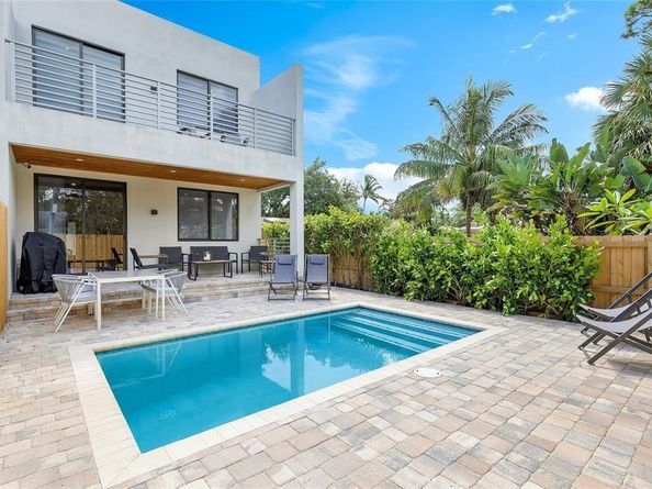 811 SW 10th Terrace, Fort Lauderdale FL 33315