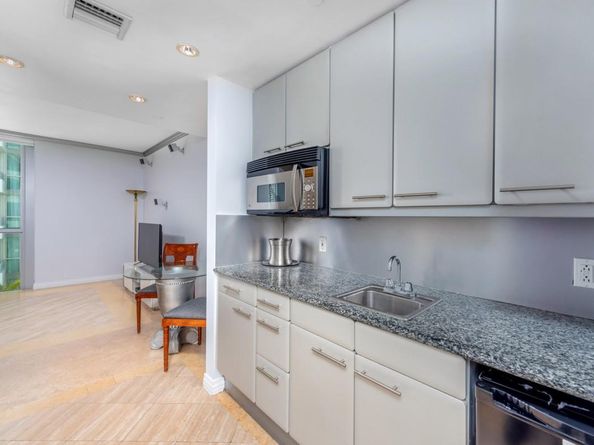 101 Ocean Dr 704, Miami Beach FL 33139