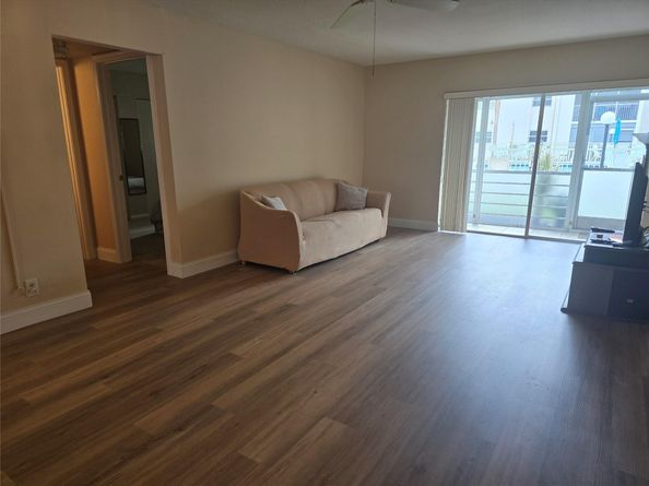 1428 SE 4th Ave 107, Deerfield Beach FL 33441