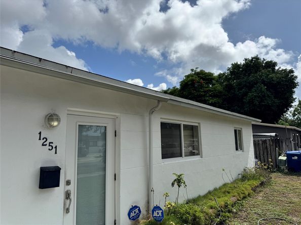 1251 NE 208th Ter, Miami FL 33179
